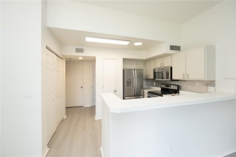 Apartamento en alquiler en Orlando, Florida, 2 dormitorios, 104.7 m2 № 1836972 - foto 3