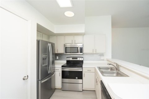 Apartamento en alquiler en Orlando, Florida, 2 dormitorios, 104.7 m2 № 1836972 - foto 4