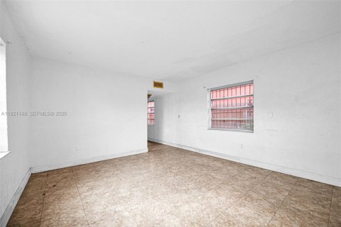 Casa en venta en Hialeah, Florida, 3 dormitorios, 174.75 m2 № 1999014 - foto 11
