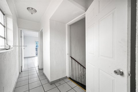 Casa en venta en Hialeah, Florida, 3 dormitorios, 174.75 m2 № 1999014 - foto 27