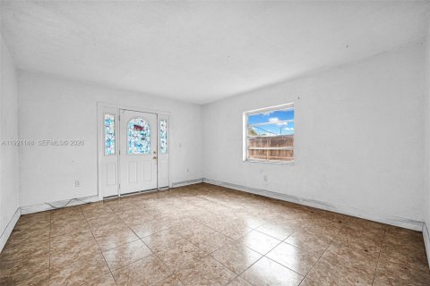 Casa en venta en Hialeah, Florida, 3 dormitorios, 174.75 m2 № 1999014 - foto 13