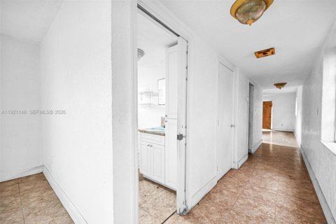 Casa en venta en Hialeah, Florida, 3 dormitorios, 174.75 m2 № 1999014 - foto 15