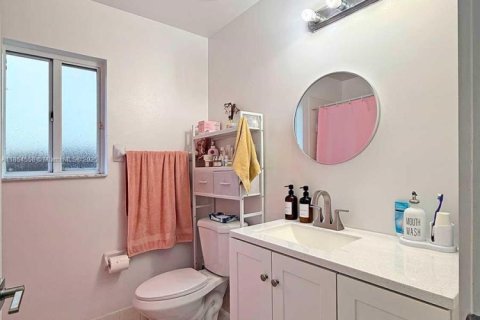 House in Homestead, Florida 4 bedrooms, 178.47 sq.m. № 1878589 - photo 14