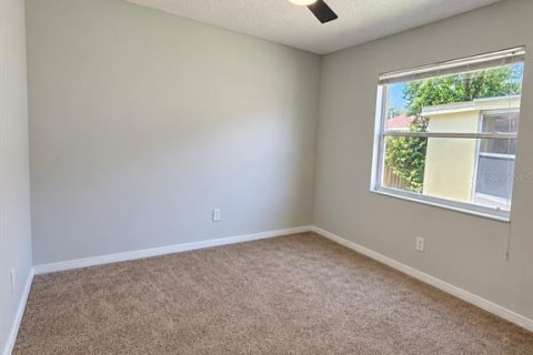Villa ou maison à vendre à Palm Harbor, Floride: 2 chambres, 107.21 m2 № 2284823 - photo 9