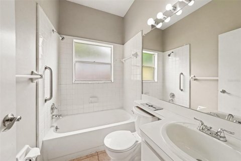 Villa ou maison à vendre à Palm Harbor, Floride: 2 chambres, 107.21 m2 № 2284823 - photo 14