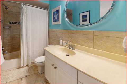 Condo in Treasure Island, Florida, 1 bedroom № 2206504 - photo 14