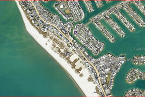 Condo in Treasure Island, Florida, 1 bedroom № 2206504 - photo 15