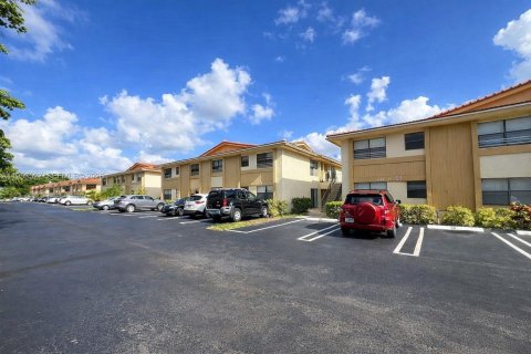 Copropriété à louer à Coral Springs, Floride: 2 chambres, 74.32 m2 № 2010087 - photo 14