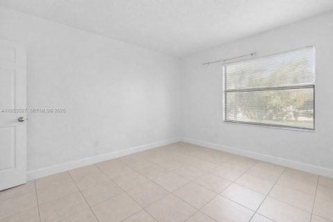 Copropriété à louer à Coral Springs, Floride: 2 chambres, 74.32 m2 № 2010087 - photo 4