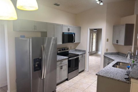 House in Orlando, Florida 3 bedrooms, 160.91 sq.m. № 1542265 - photo 7