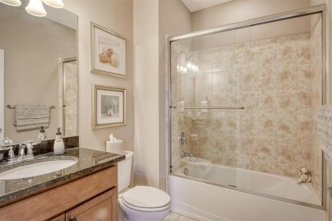 Villa ou maison à louer à Bradenton, Floride: 2 chambres, 125.23 m2 № 1298426 - photo 6