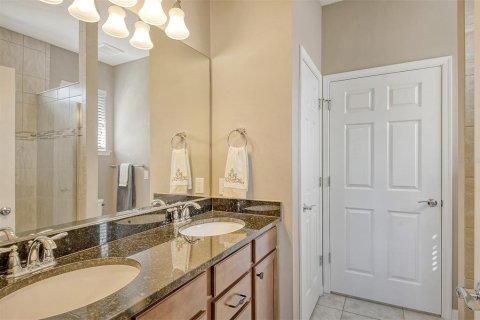 Villa ou maison à louer à Bradenton, Floride: 2 chambres, 125.23 m2 № 1298426 - photo 2