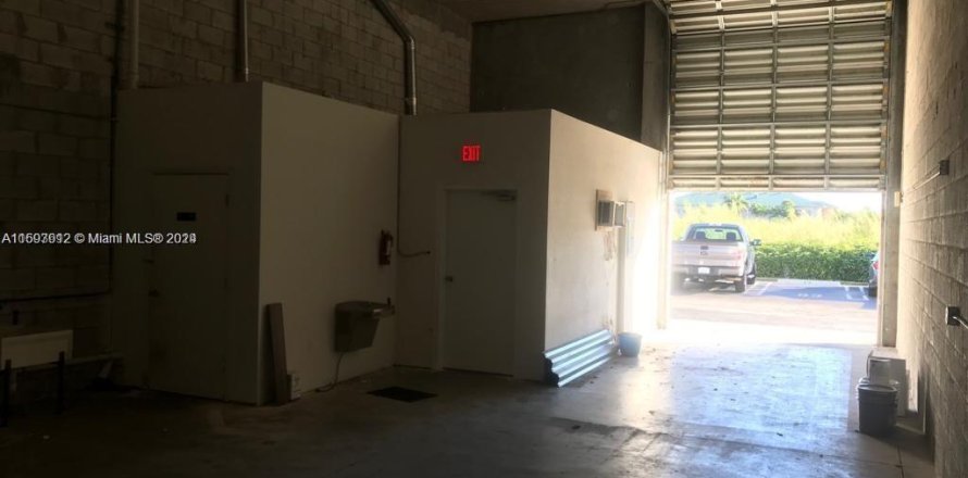 Propiedad comercial en Miami, Florida № 1217691