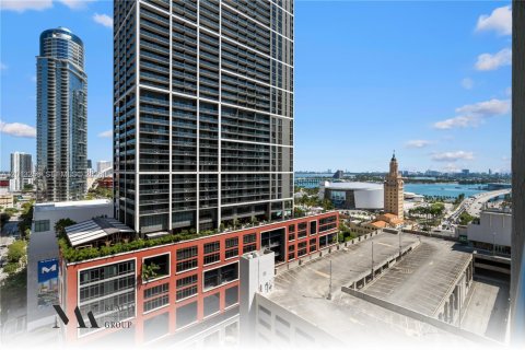 Condominio en alquiler en Miami, Florida, 38.28 m2 № 2076342 - foto 2