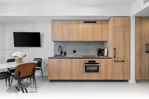 Condominio en alquiler en Miami, Florida, 38.28 m2 № 2076342 - foto 8