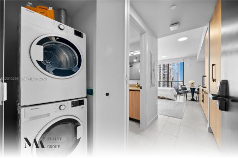 Condominio en alquiler en Miami, Florida, 38.28 m2 № 2076342 - foto 12