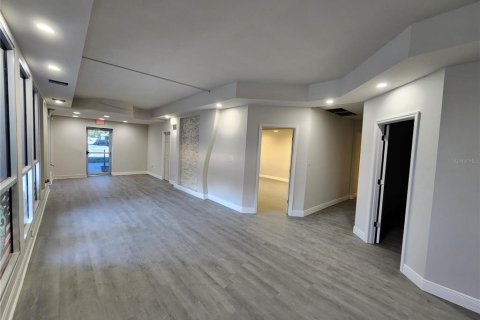 Commercial property in Zephyrhills, Florida 368.26 sq.m. № 1771900 - photo 2