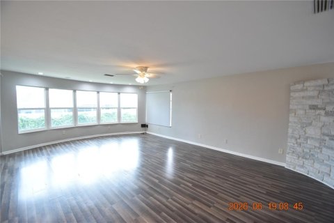 Villa ou maison à louer à Largo, Floride: 3 chambres, 228.63 m2 № 2197108 - photo 4