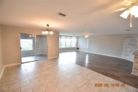 Villa ou maison à louer à Largo, Floride: 3 chambres, 228.63 m2 № 2197108 - photo 9