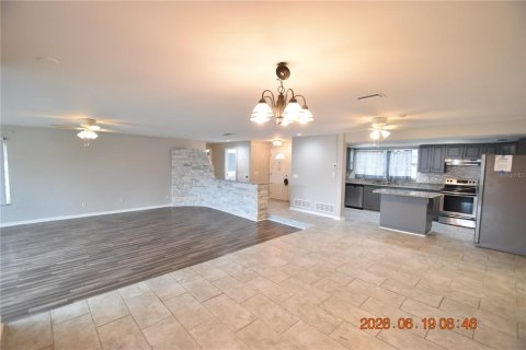 Villa ou maison à louer à Largo, Floride: 3 chambres, 228.63 m2 № 2197108 - photo 10