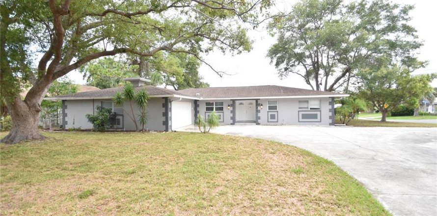 Villa ou maison à Largo, Floride 3 chambres, 228.63 m2 № 2197108