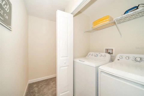 Adosado en venta en Kissimmee, Florida, 4 dormitorios, 177.81 m2 № 1909609 - foto 17