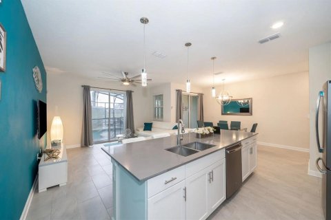 Adosado en venta en Kissimmee, Florida, 4 dormitorios, 177.81 m2 № 1909609 - foto 2