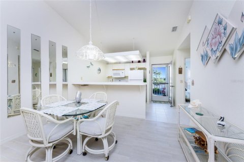 Condo in Englewood, Florida, 2 bedrooms  № 2097712 - photo 8