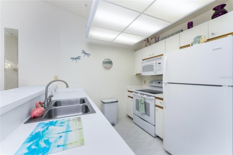 Condo in Englewood, Florida, 2 bedrooms  № 2097712 - photo 9