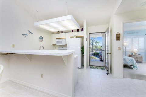 Condo in Englewood, Florida, 2 bedrooms  № 2097712 - photo 10