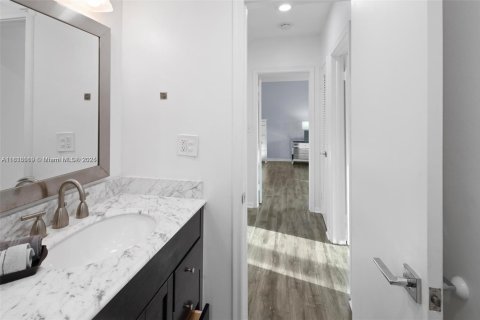 Townhouse in Hialeah, Florida 3 bedrooms, 183.95 sq.m. № 1775967 - photo 19