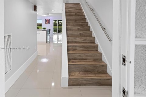 Townhouse in Hialeah, Florida 3 bedrooms, 183.95 sq.m. № 1775967 - photo 3