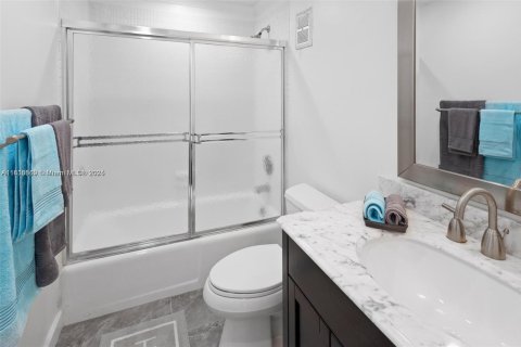 Townhouse in Hialeah, Florida 3 bedrooms, 183.95 sq.m. № 1775967 - photo 18