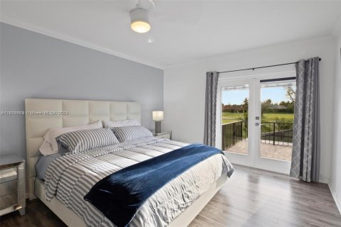 Townhouse in Hialeah, Florida 3 bedrooms, 183.95 sq.m. № 1775967 - photo 10