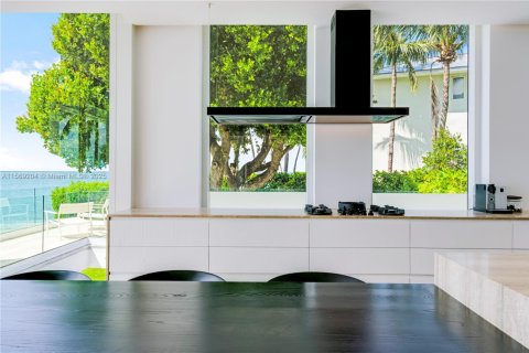 House in Key Biscayne, Florida 6 bedrooms, 761.98 sq.m. № 2015665 - photo 28