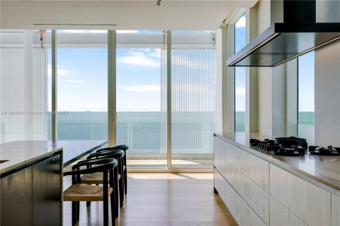 House in Key Biscayne, Florida 6 bedrooms, 761.98 sq.m. № 2015665 - photo 29