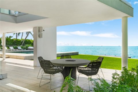 House in Key Biscayne, Florida 6 bedrooms, 761.98 sq.m. № 2015665 - photo 25