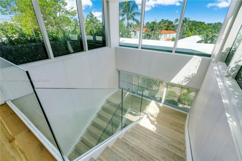 House in Key Biscayne, Florida 6 bedrooms, 761.98 sq.m. № 2015665 - photo 26