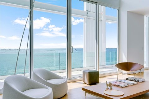 House in Key Biscayne, Florida 6 bedrooms, 761.98 sq.m. № 2015665 - photo 13