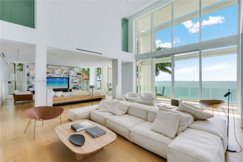 House in Key Biscayne, Florida 6 bedrooms, 761.98 sq.m. № 2015665 - photo 7