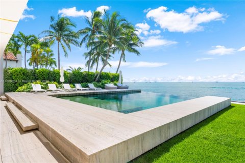 House in Key Biscayne, Florida 6 bedrooms, 761.98 sq.m. № 2015665 - photo 24