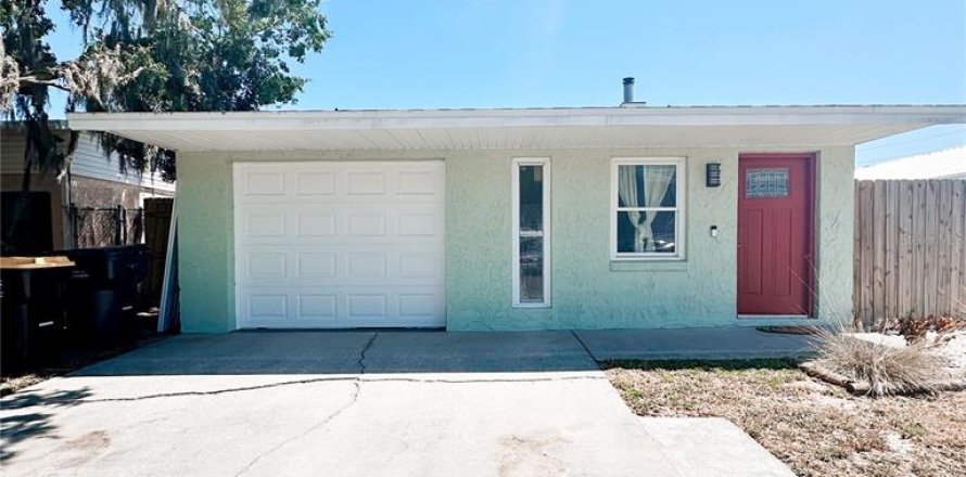 House in Winter Haven, Florida 2 bedrooms, 96.9 sq.m. № 1642915