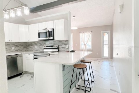 House in Winter Haven, Florida 2 bedrooms, 96.9 sq.m. № 1642915 - photo 3