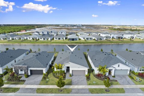 Villa ou maison à vendre à Port St. Lucie, Floride: 4 chambres, 205.22 m2 № 2190754 - photo 3