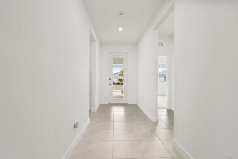 Villa ou maison à vendre à Port St. Lucie, Floride: 4 chambres, 205.22 m2 № 2190754 - photo 16