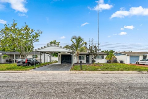 House in Holiday, Florida 3 bedrooms, 128.95 sq.m. № 2402731 - photo 19