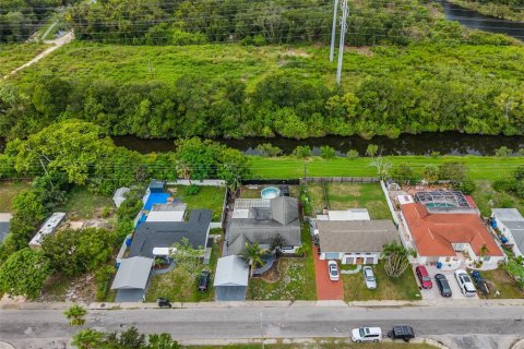 House in Holiday, Florida 3 bedrooms, 128.95 sq.m. № 2402731 - photo 17