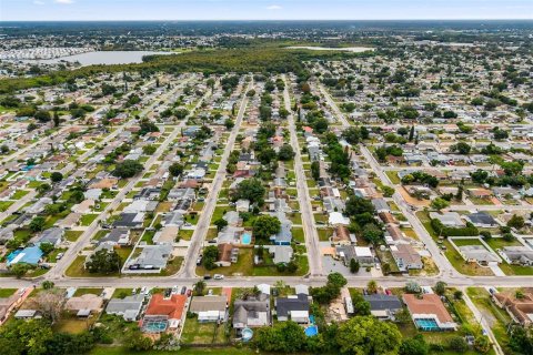 House in Holiday, Florida 3 bedrooms, 128.95 sq.m. № 2402731 - photo 10