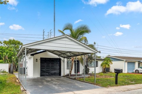 House in Holiday, Florida 3 bedrooms, 128.95 sq.m. № 2402731 - photo 21