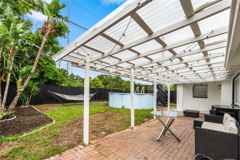 House in Holiday, Florida 3 bedrooms, 128.95 sq.m. № 2402731 - photo 24